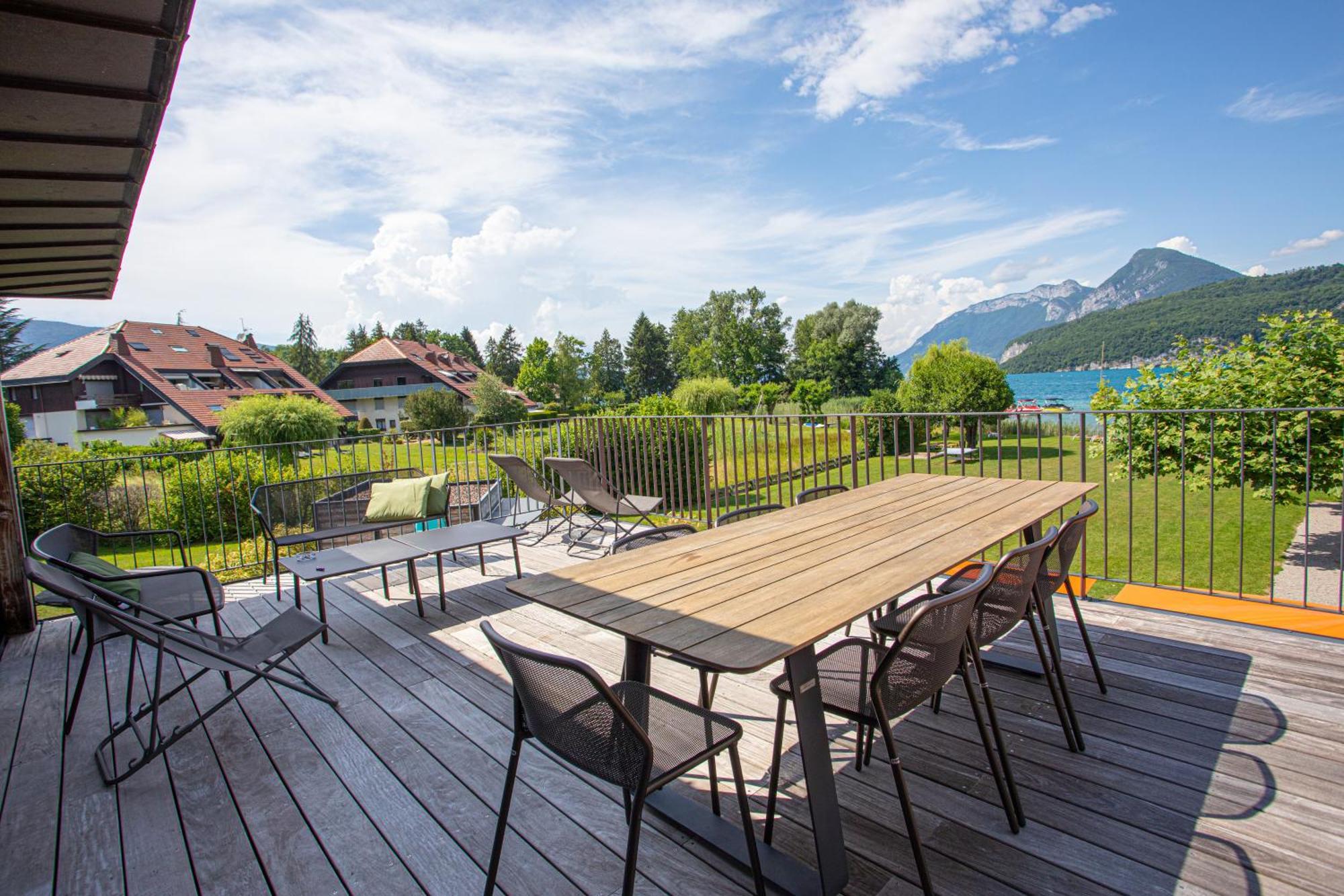Le Petit Letraz Hotel Duingt Buitenkant foto