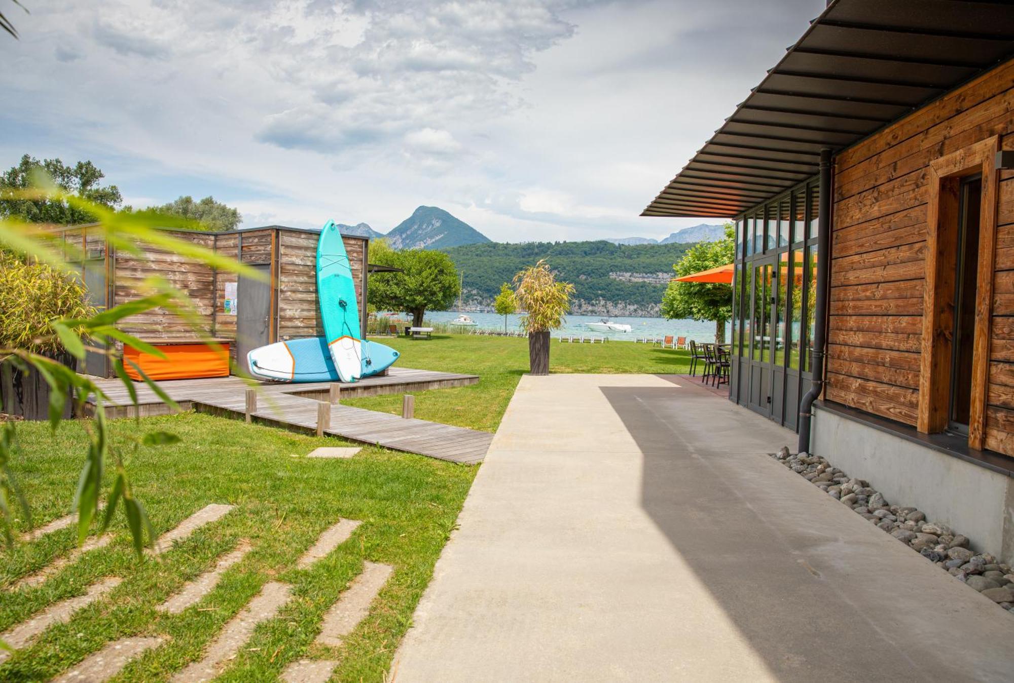Le Petit Letraz Hotel Duingt Buitenkant foto