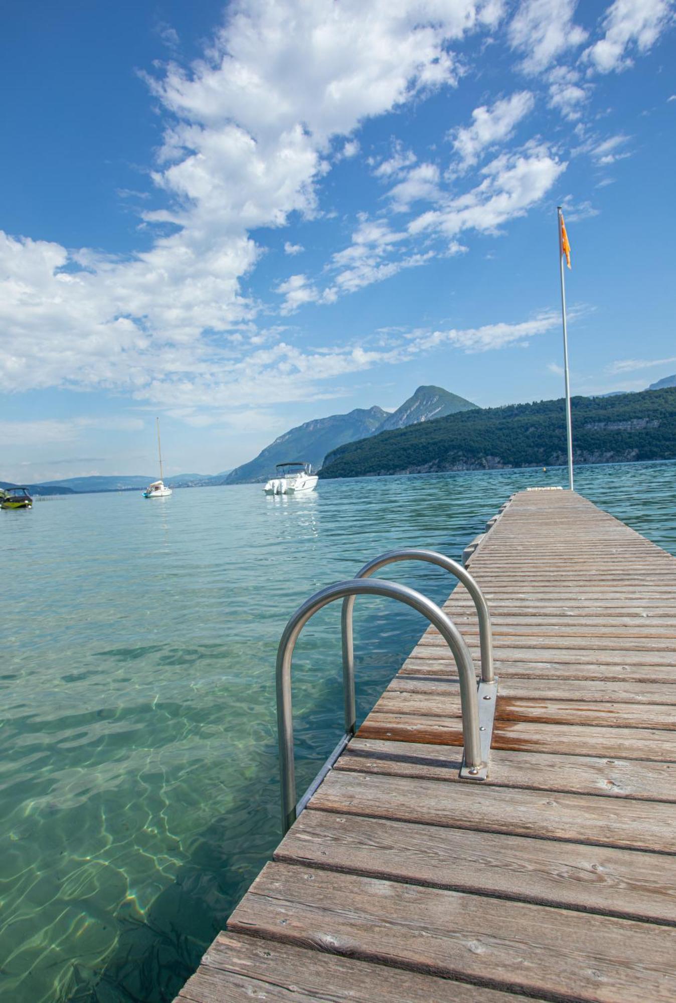 Le Petit Letraz Hotel Duingt Buitenkant foto