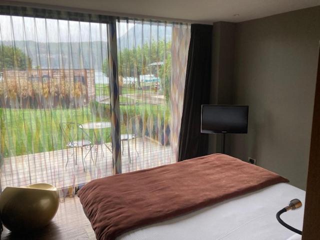 Le Petit Letraz Hotel Duingt Buitenkant foto