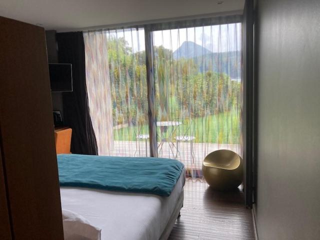 Le Petit Letraz Hotel Duingt Buitenkant foto