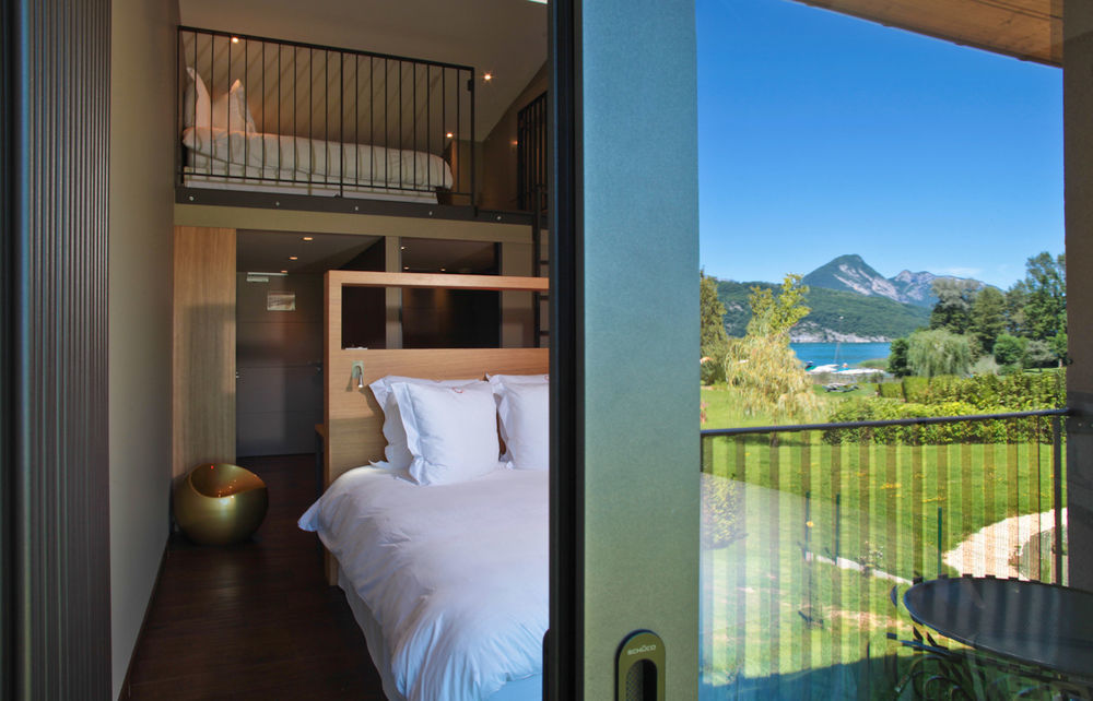 Le Petit Letraz Hotel Duingt Buitenkant foto