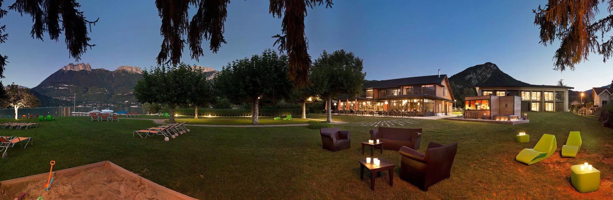 Le Petit Letraz Hotel Duingt Buitenkant foto