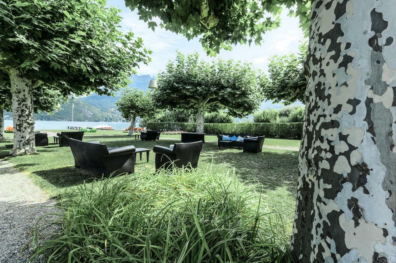 Le Petit Letraz Hotel Duingt Buitenkant foto